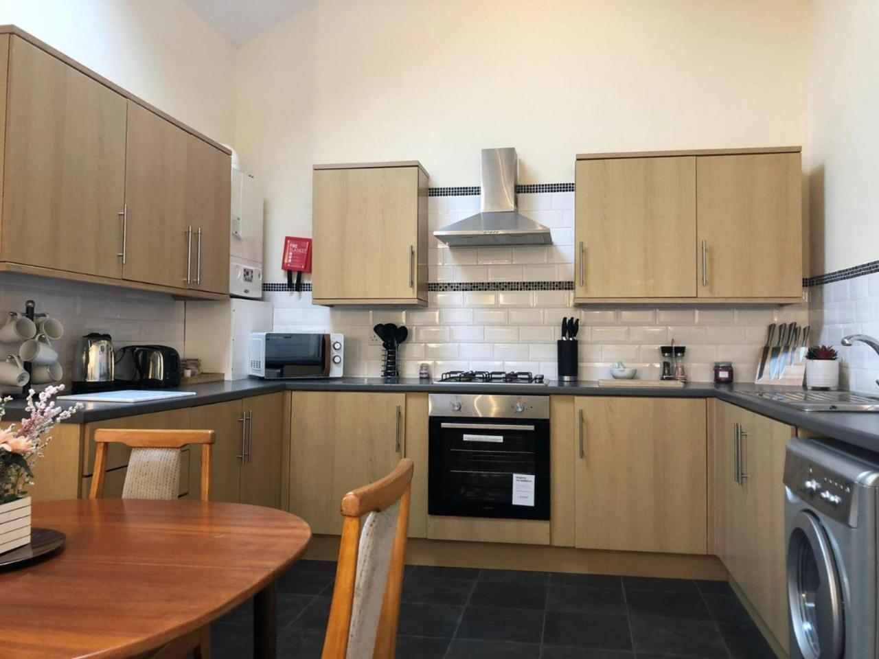 St Annes Apartment 4 - Sleeps 6 - Free Parking Lytham St Annes Exterior foto