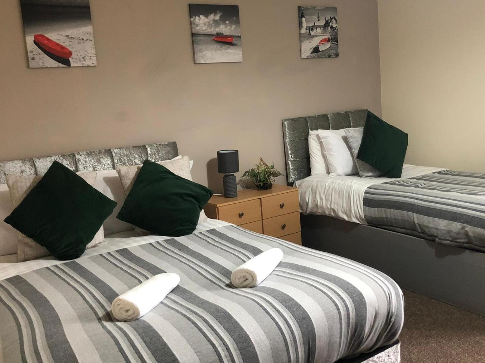 St Annes Apartment 4 - Sleeps 6 - Free Parking Lytham St Annes Exterior foto